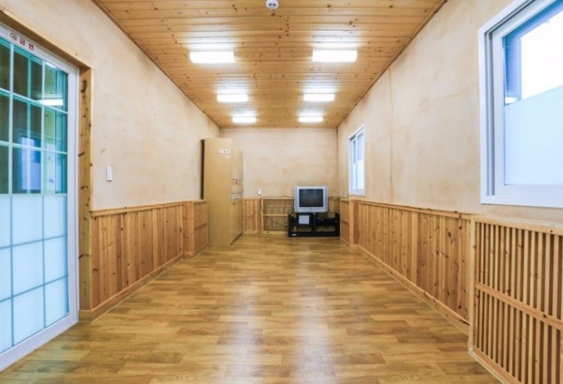 Danyang Hail Handmi Hanok Pension