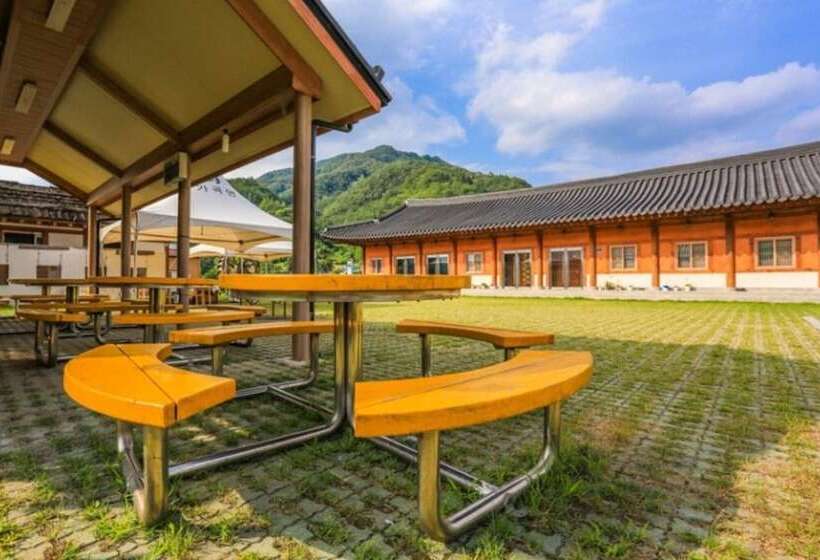 Danyang Hail Handmi Hanok Pension