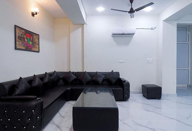 Fabhotel Maira Heights