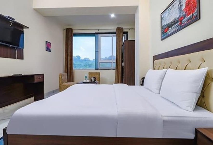 Fabhotel Maira Heights
