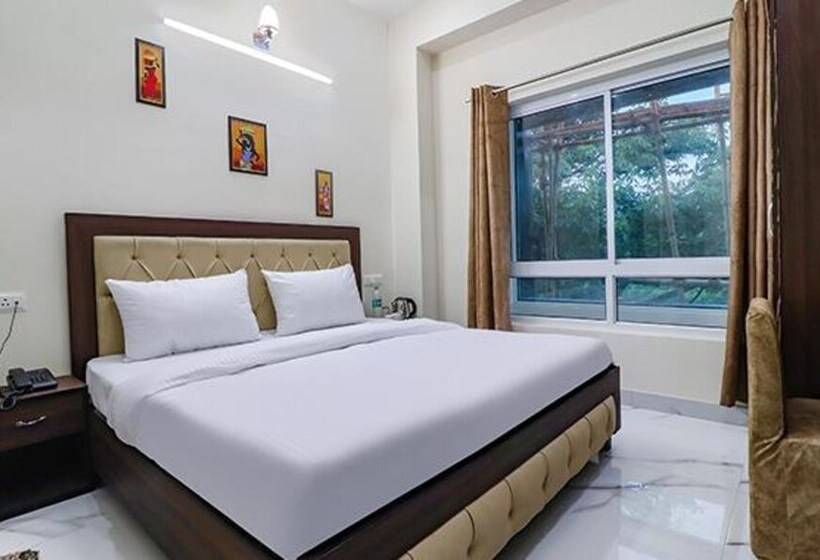 Fabhotel Maira Heights