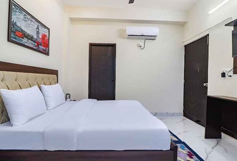 Fabhotel Maira Heights