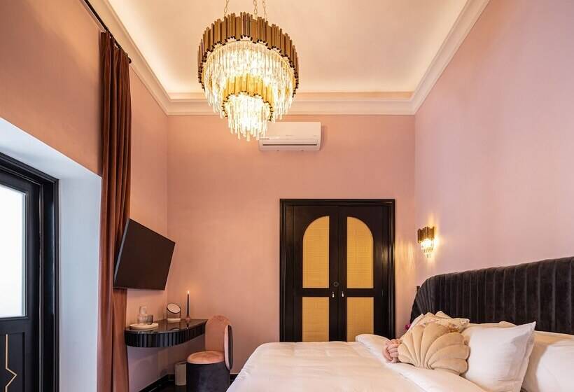 Holt's Hotel De Mi Independencia