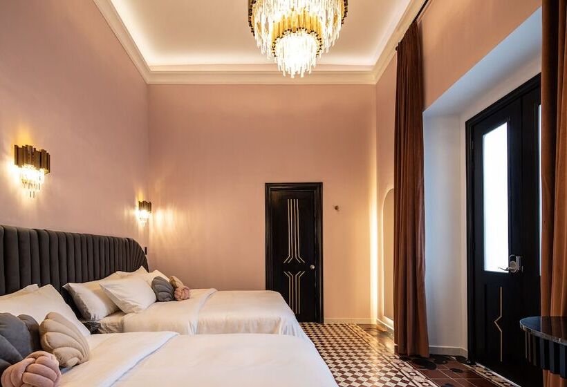 Holt's Hotel De Mi Independencia