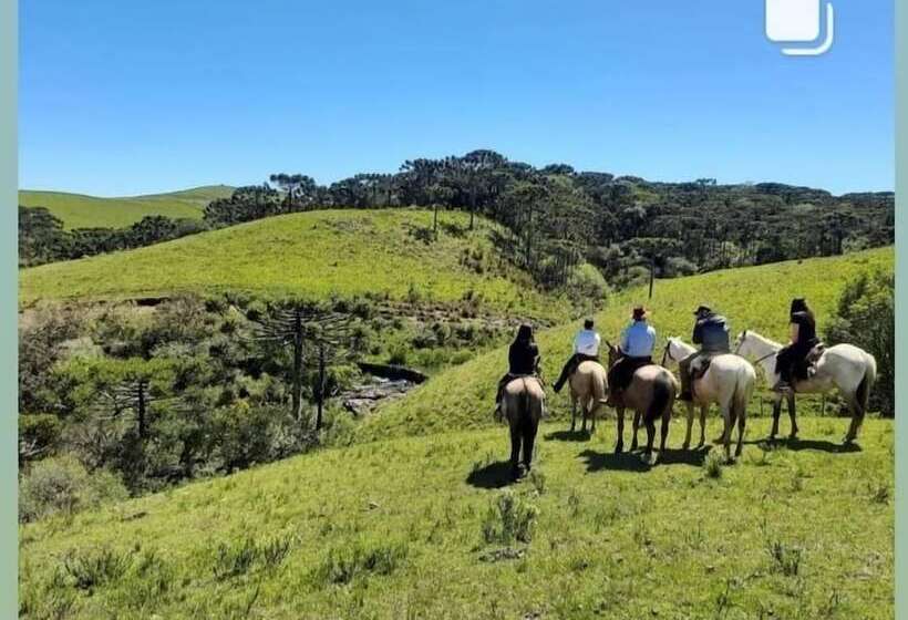 簡易ホテル Chalés Corucacas