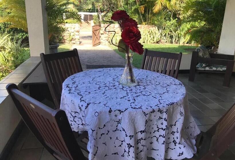 فندق فئة نجمة واحدة Suites Bouganville