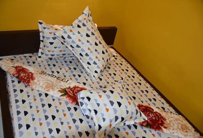 בית מלון כפרי Adomi