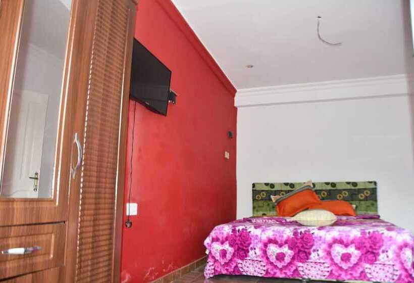 בית מלון כפרי Adomi