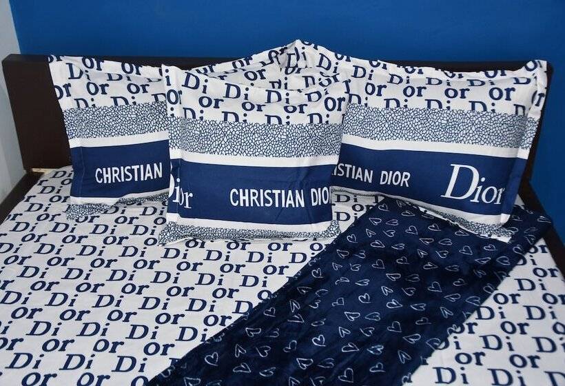 בית מלון כפרי Adomi