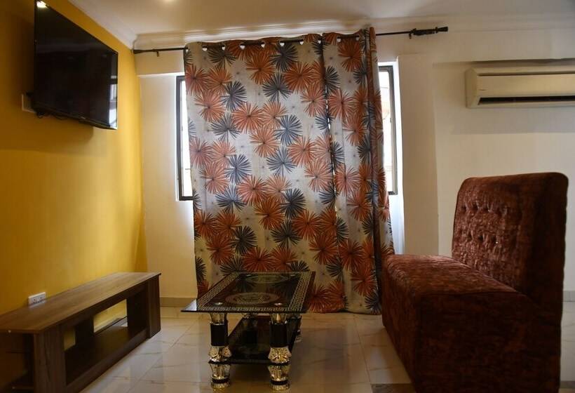 בית מלון כפרי Adomi