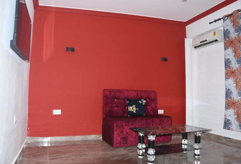 בית מלון כפרי Adomi