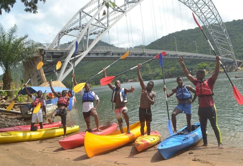 בית מלון כפרי Adomi