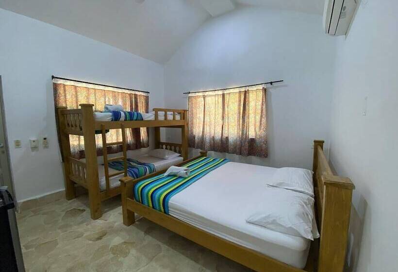 בית מלון כפרי Awa De Mar Playa El Frances