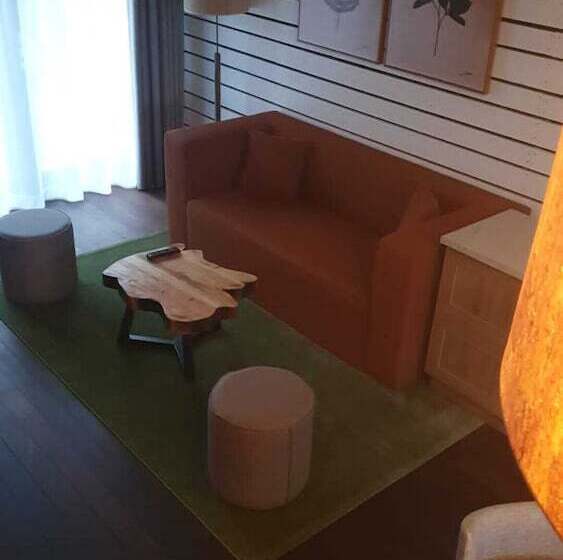 Room In Lodge Beach Club Hotel St Emilie Energie Lake Mountain No6367