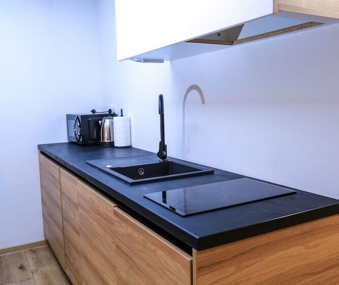 فندق Bizon Village