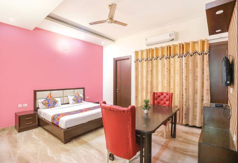 Отель Fabexpress Divine Inn