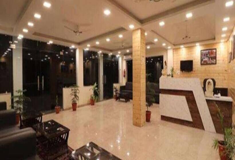 酒店 Jungle Resort By Fab