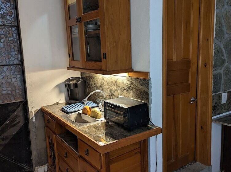 בית מלון כפרי La Adornada