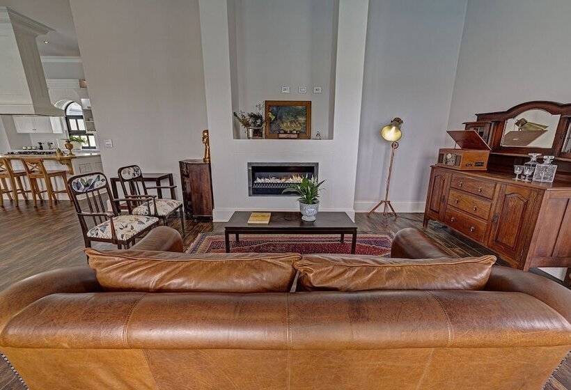 Hotel Lagoon Suites Guesthouse Cc