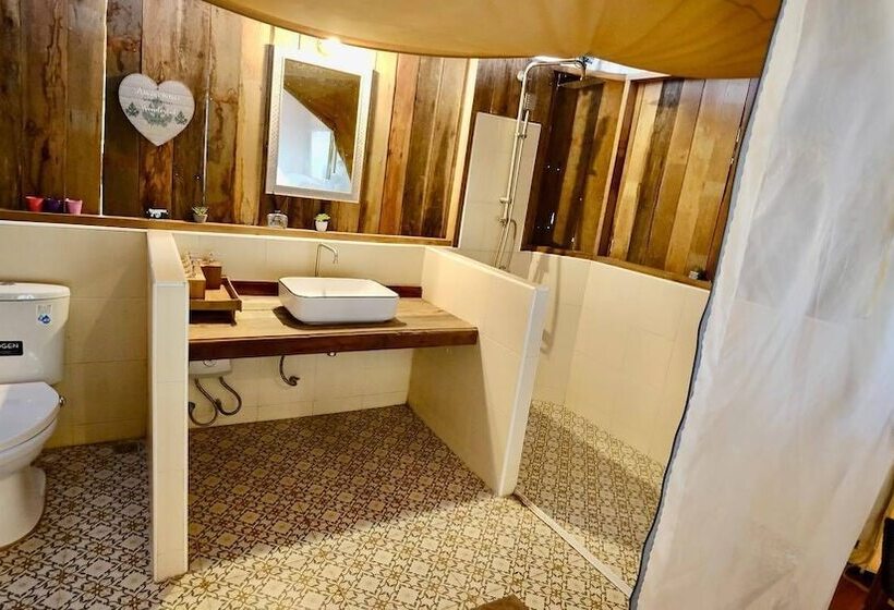 בית מלון כפרי Monmanee Resort