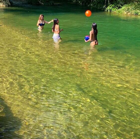فندق Paraíso Escondido Cabañas, Reserva Rio Claro, San Luis Doradal