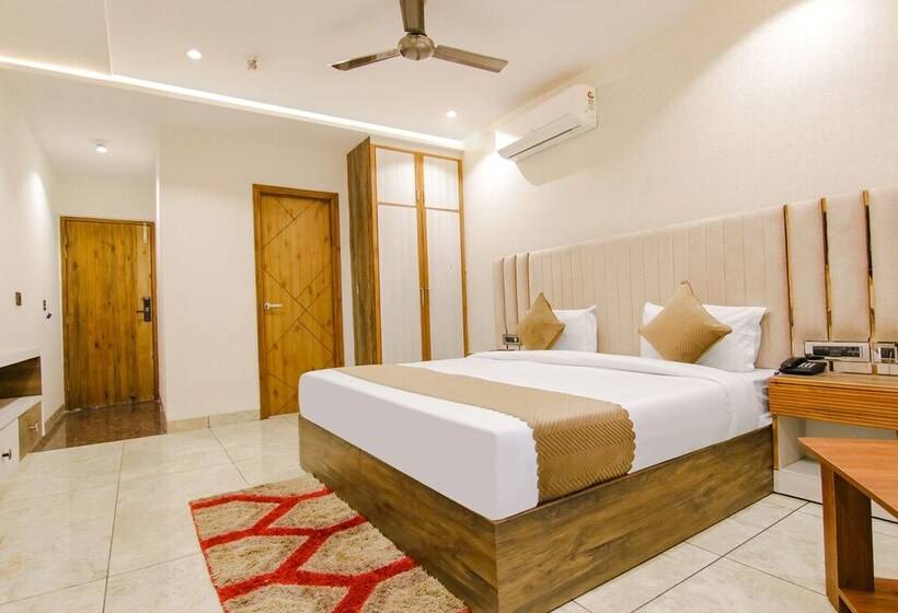 Fabhotel Prime The Eminence