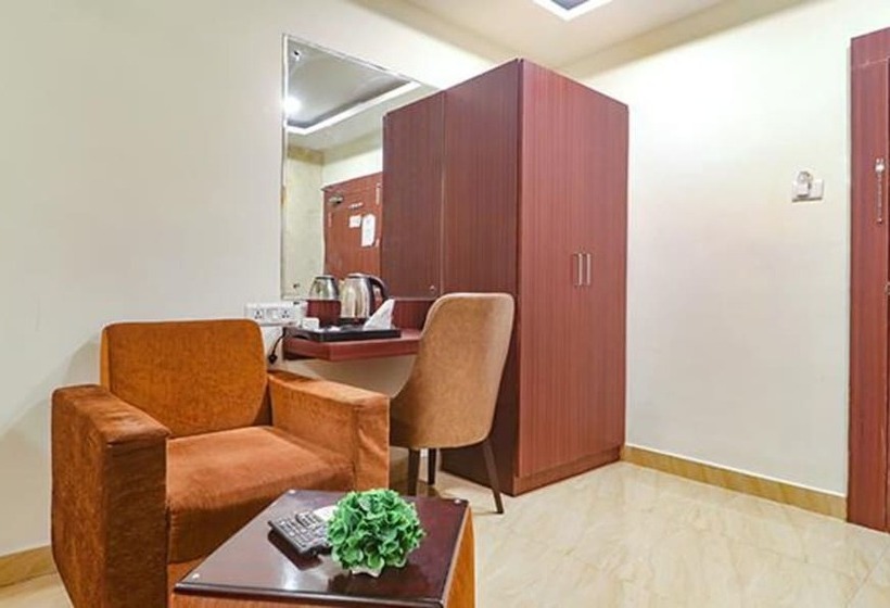 Отель Rainbow Express By Fab