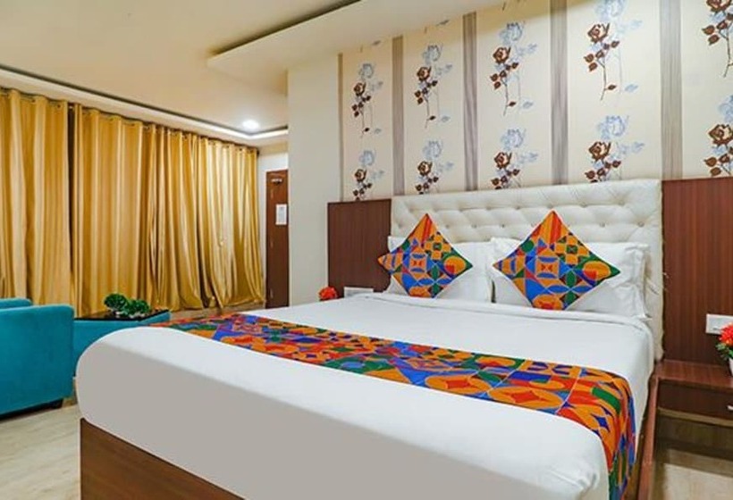 Отель Rainbow Express By Fab