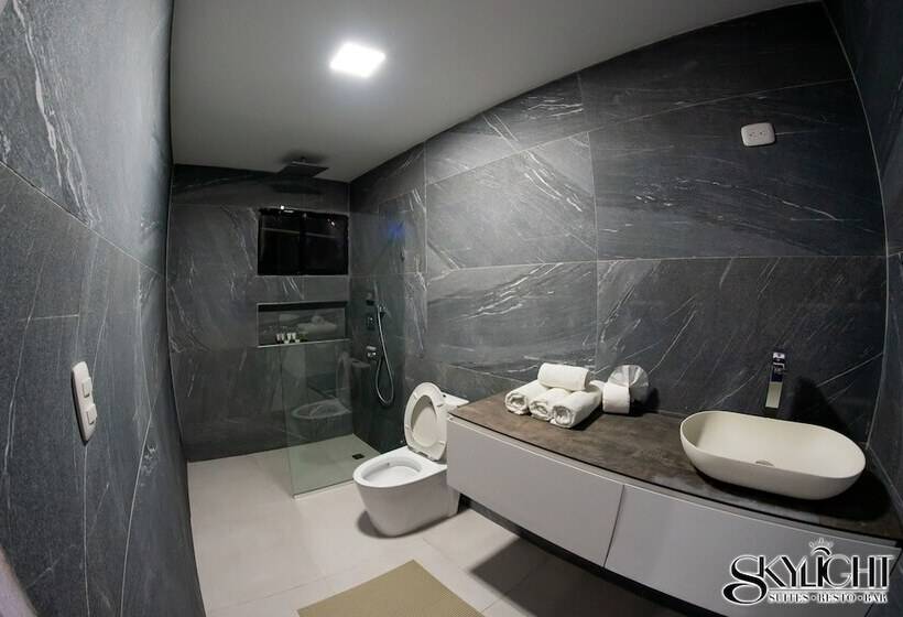 בית מלון כפרי Skylight Suites Restaurant Bar