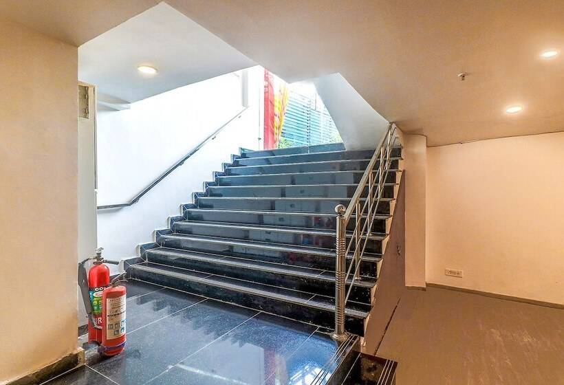 فندق The Leamington Fab