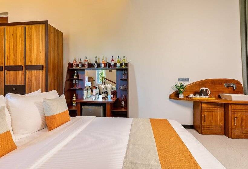 Отель The Palace By Ocean