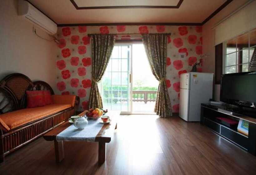 Hotel Yongin Neutinamu Pension