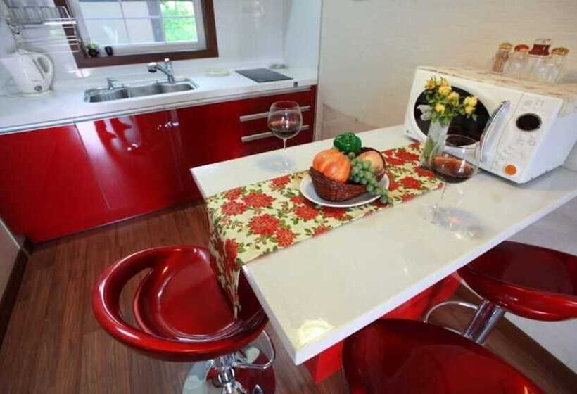 Hotel Yongin Neutinamu Pension