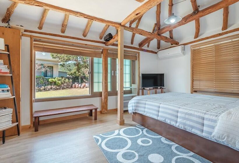 Jeju Motungedoljib Dogchaepension