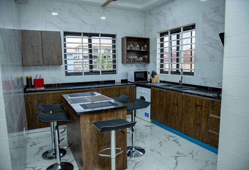 Js Way Apartments And Executive