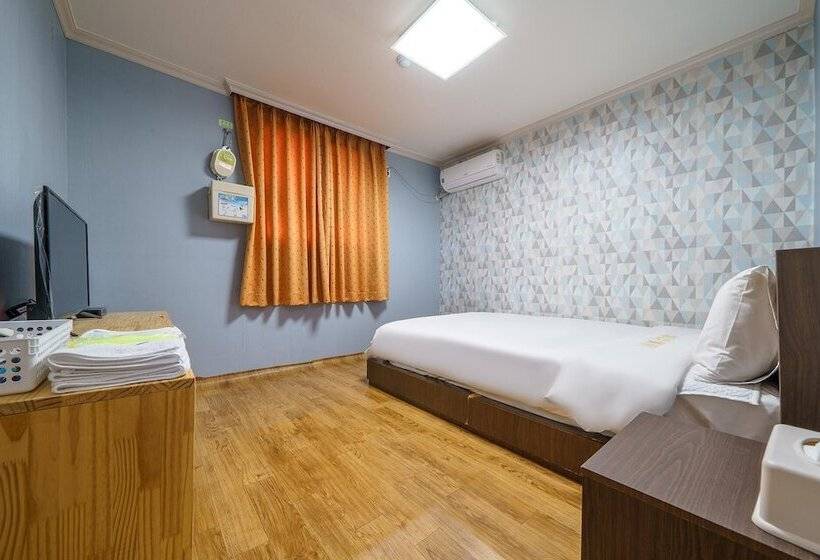 모텔 Gangneung Bada