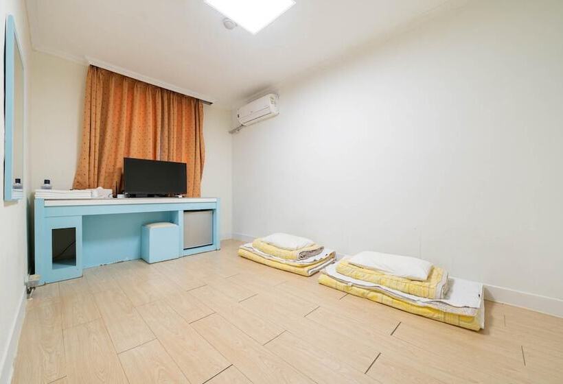 모텔 Gangneung Bada