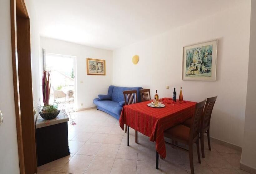 بنسيون Apartments & Room Eva Slano