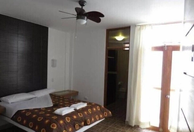 پانسیون Costa Esmeralda