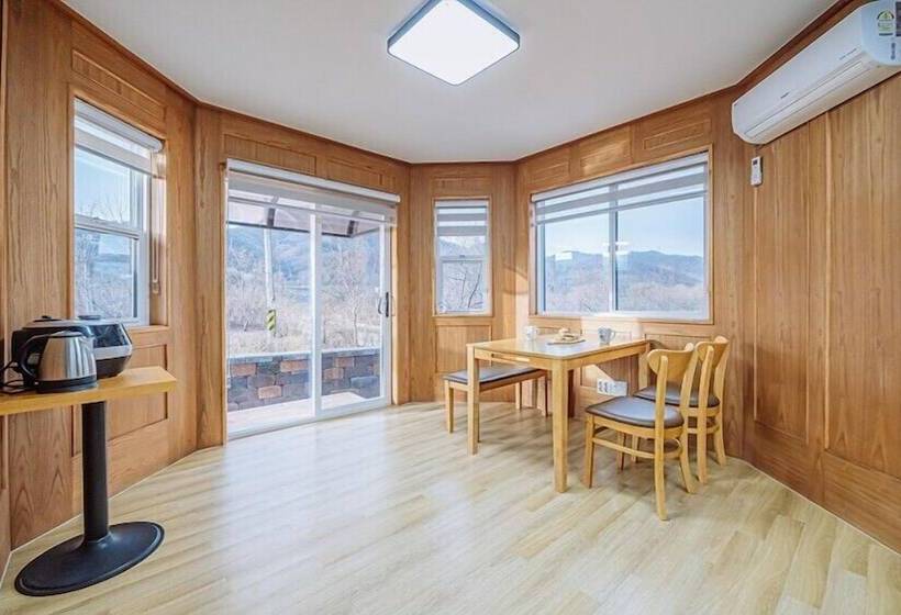 Pensão Count Star Night