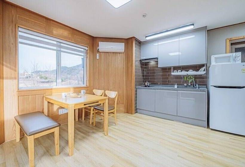 Pensão Count Star Night