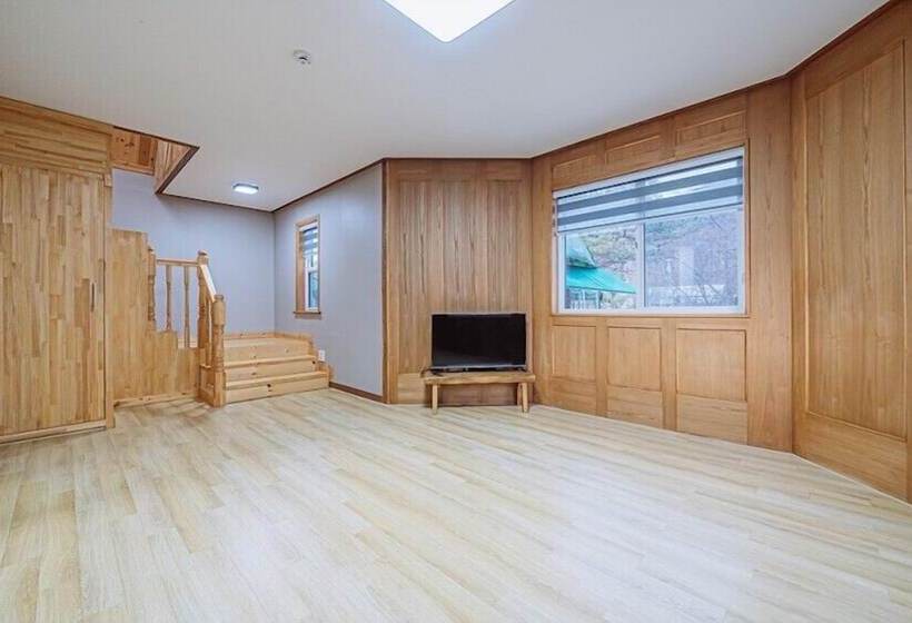 Pensão Count Star Night