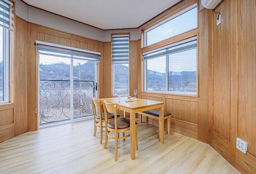 Pensão Count Star Night