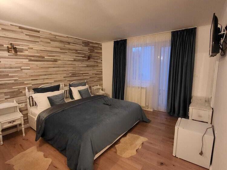 بنسيون Eden By The Mountain