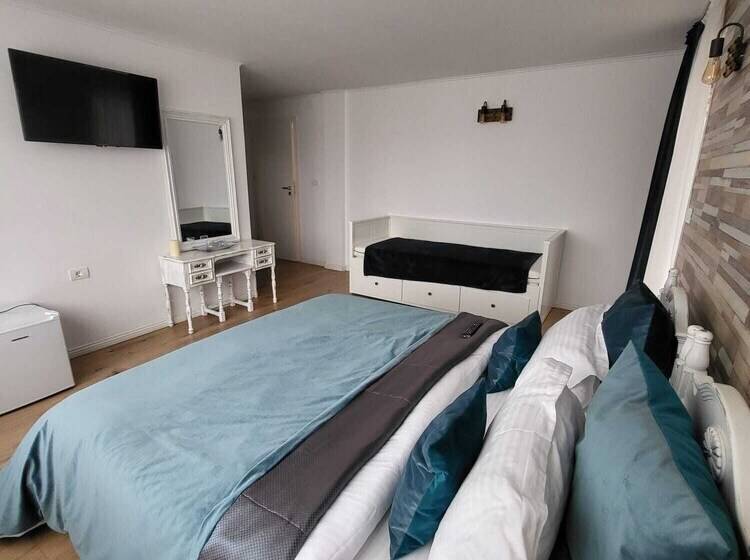 بنسيون Eden By The Mountain