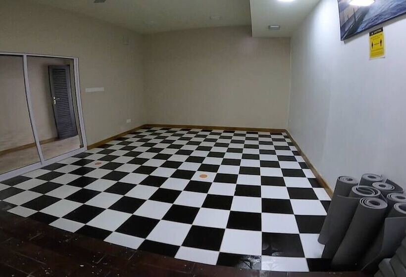 پانسیون Go Surf Maldives