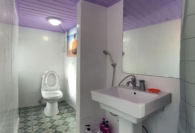 Пансион Jeju Airport First Night Guesthouse