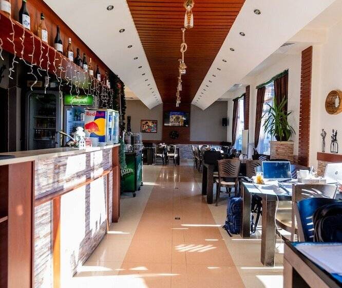 بنسيون Sea And Mountain Jar House