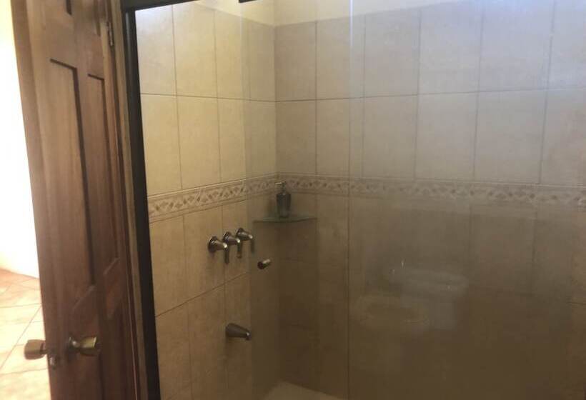 ペンション Tahiti