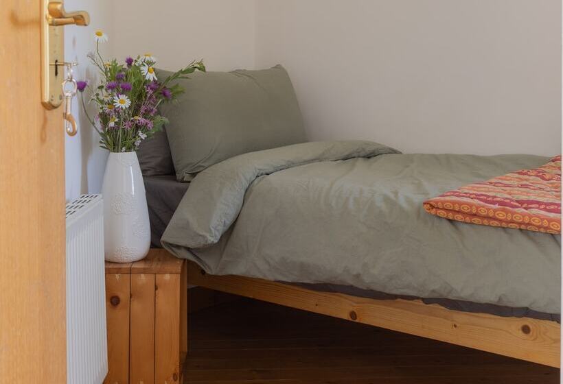 膳宿费 The Common Knowledge Centre